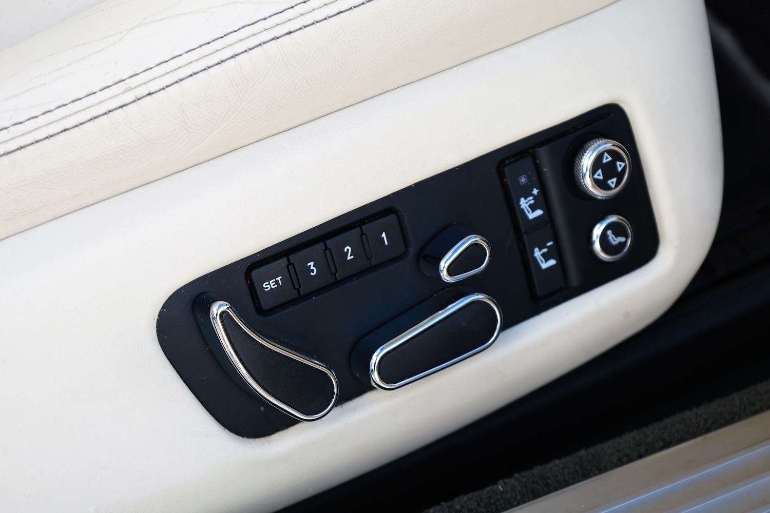 Used Bentley Continental 2013 for sale - 77897364: Photo 23