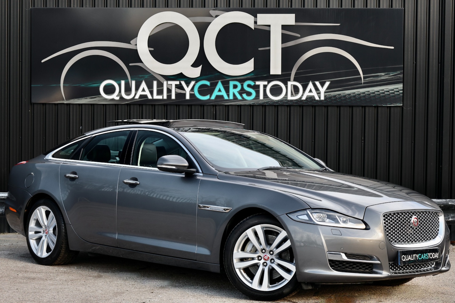 Used Jaguar XJ 2016 for sale - 77296340: Photo 1