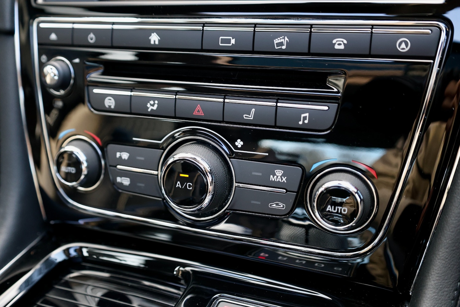 Used Jaguar XJ 2016 for sale - 77296340: Photo 18