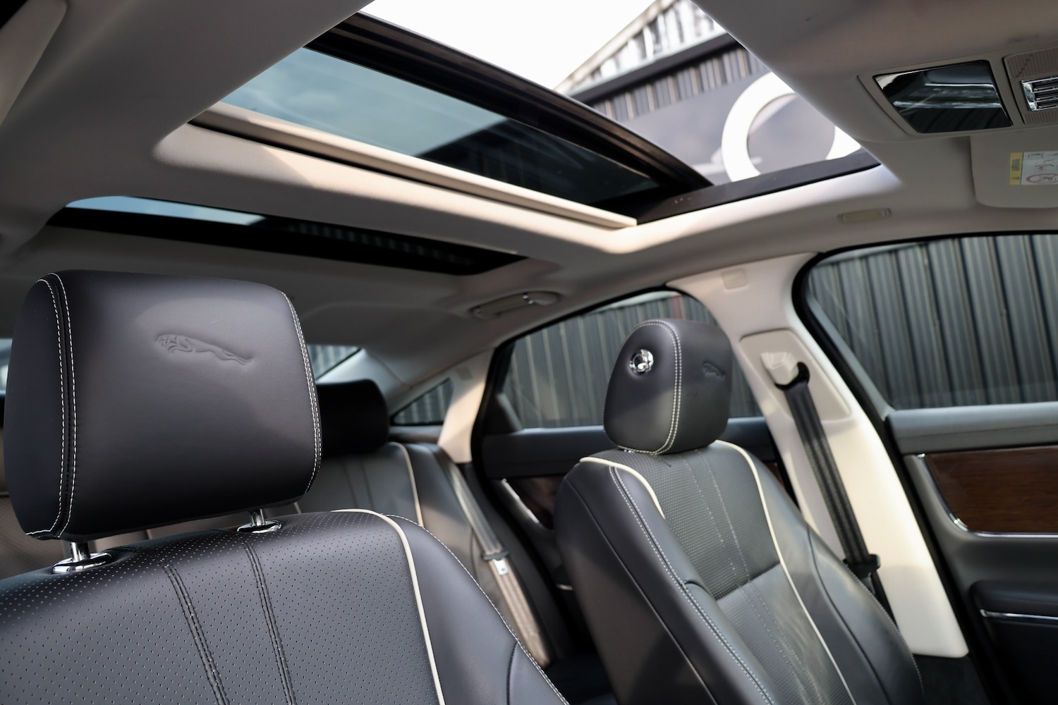 Used Jaguar XJ 2016 for sale - 77296340: Photo 26