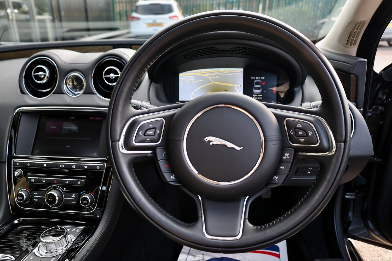 Used Jaguar XJ 2016 for sale - 77296340: Photo 28