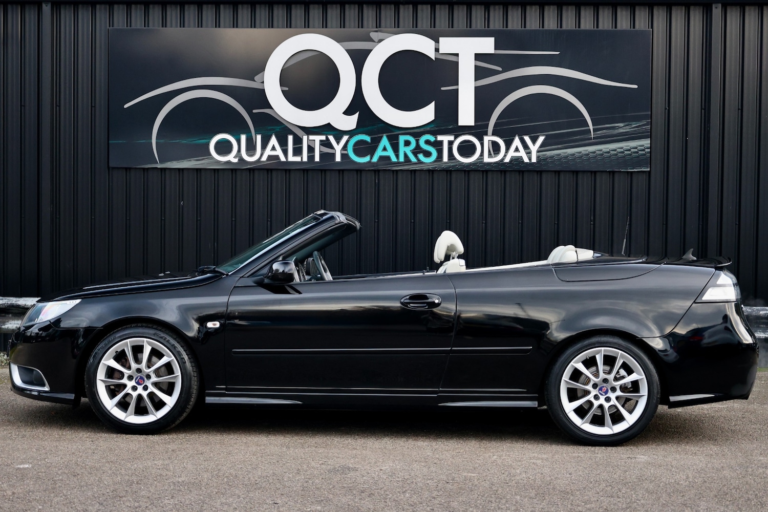 Used Saab 9-3 2010 for sale - 77198344: Photo 2