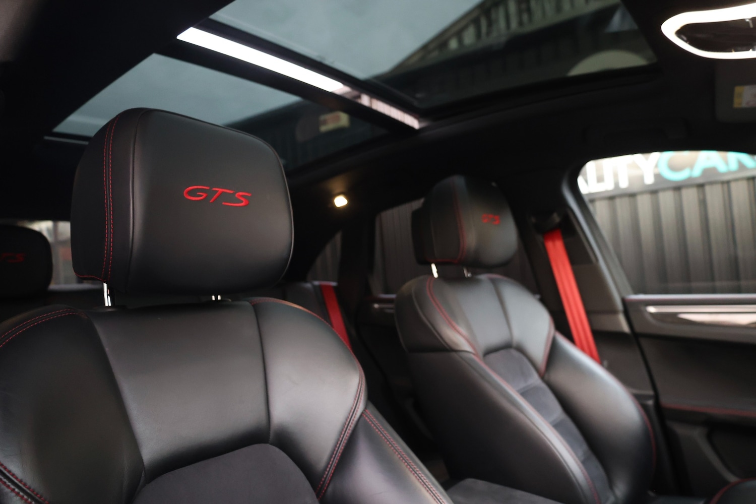 Used Porsche Macan 2018 for sale - 76481712: Photo 11