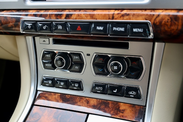 Used Jaguar XF 2013 for sale - 76088963: Photo 17