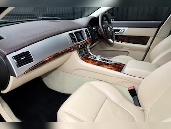 Used Jaguar XF 2013 for sale - 76088963: Photo 3