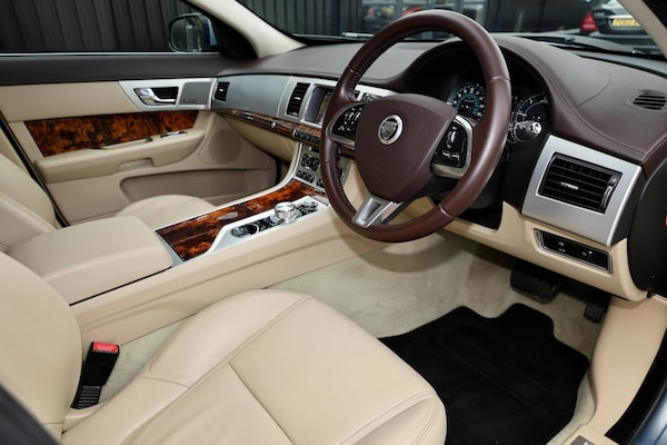 Used Jaguar XF 2013 for sale - 76088963: Photo 6