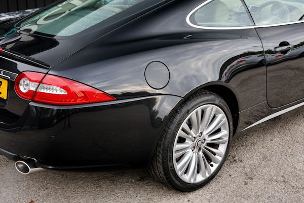 Used Jaguar XK 2010 for sale - 76155793: Photo 14