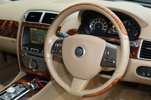 Used Jaguar XK 2010 for sale - 76155793: Photo 22