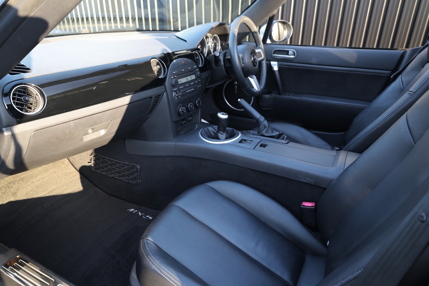 Used Mazda MX-5 2006 for sale - 76902470: Photo 3