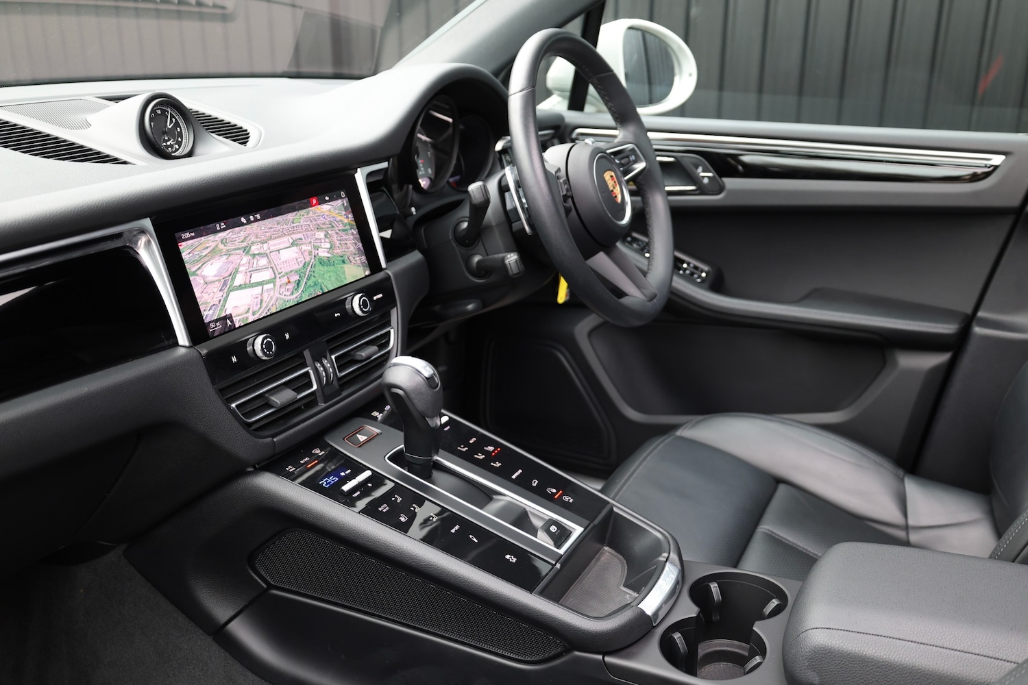 Used Porsche Macan 2023 for sale - 77694614: Photo 12