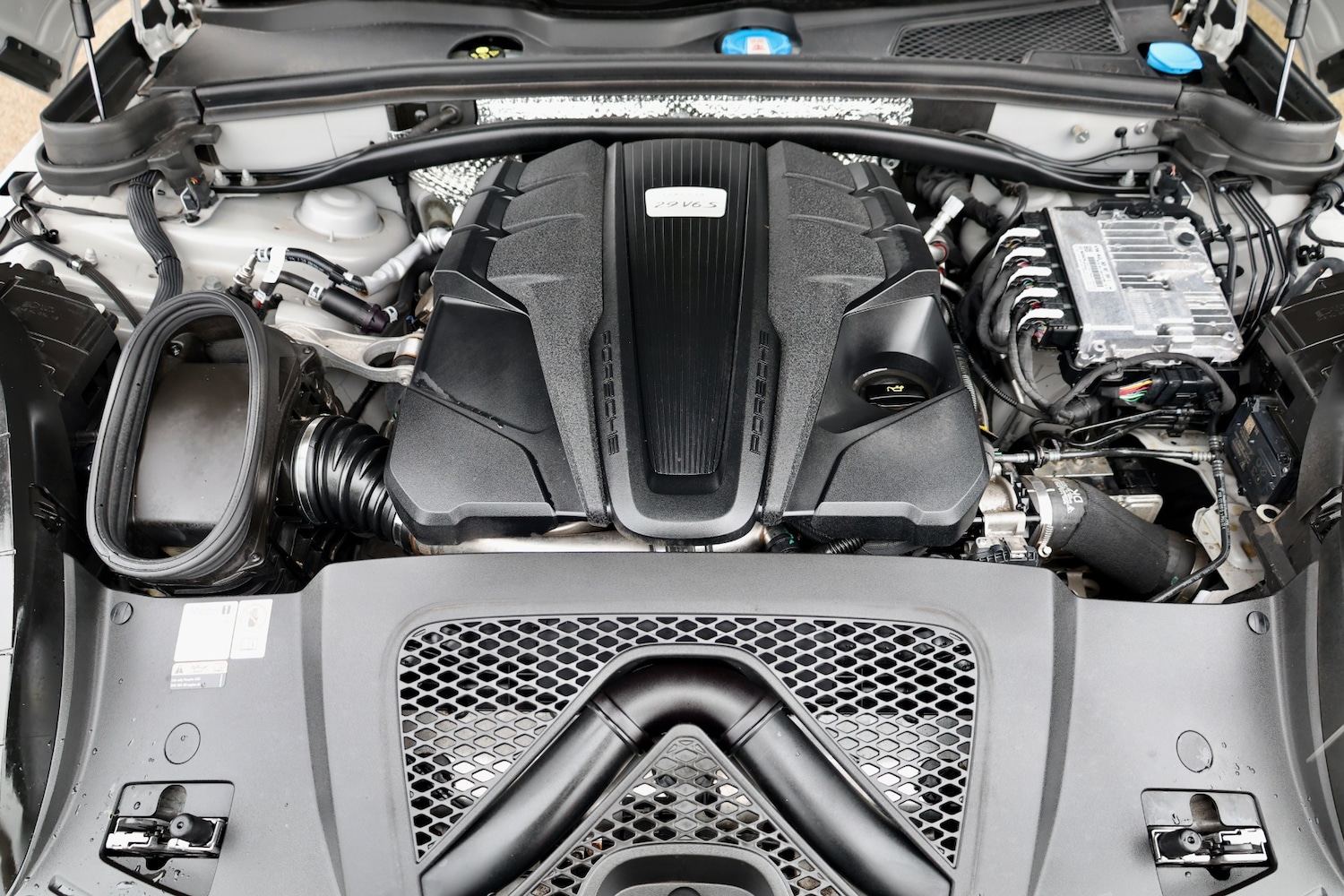 Used Porsche Macan 2023 for sale - 77694614: Photo 19