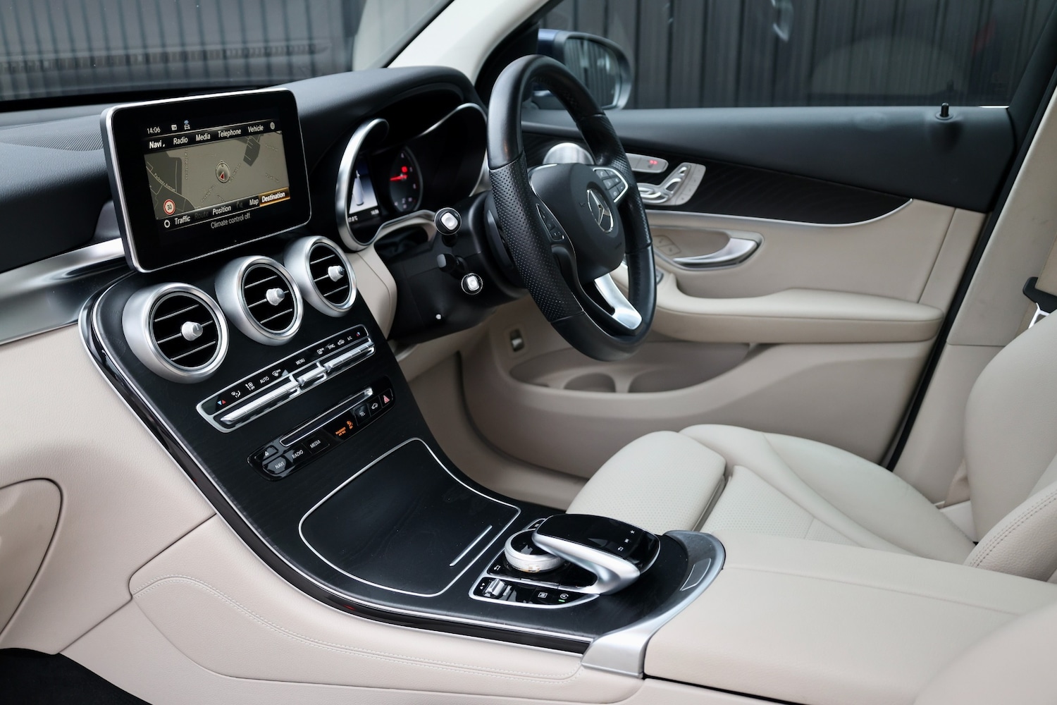 Used Mercedes-Benz GLC 2018 for sale - 76483142: Photo 11