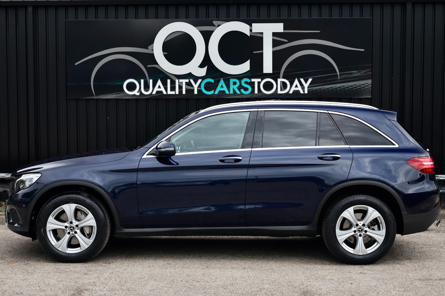 Used Mercedes-Benz GLC 2018 for sale - 76483142: Photo 2