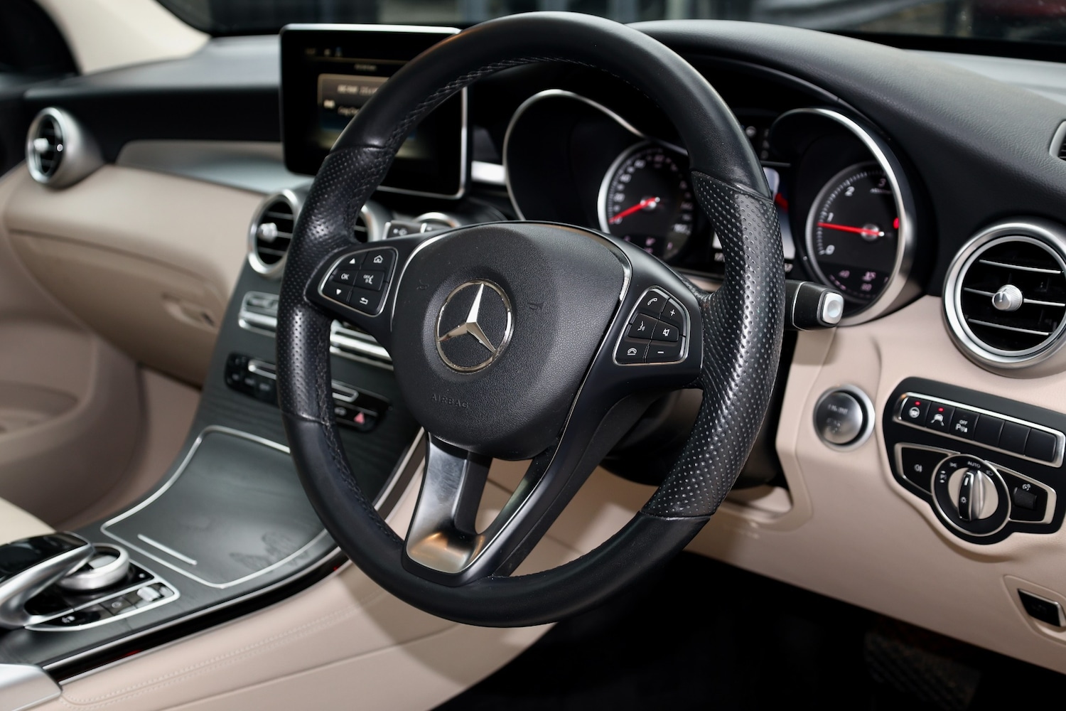 Used Mercedes-Benz GLC 2018 for sale - 76483142: Photo 24