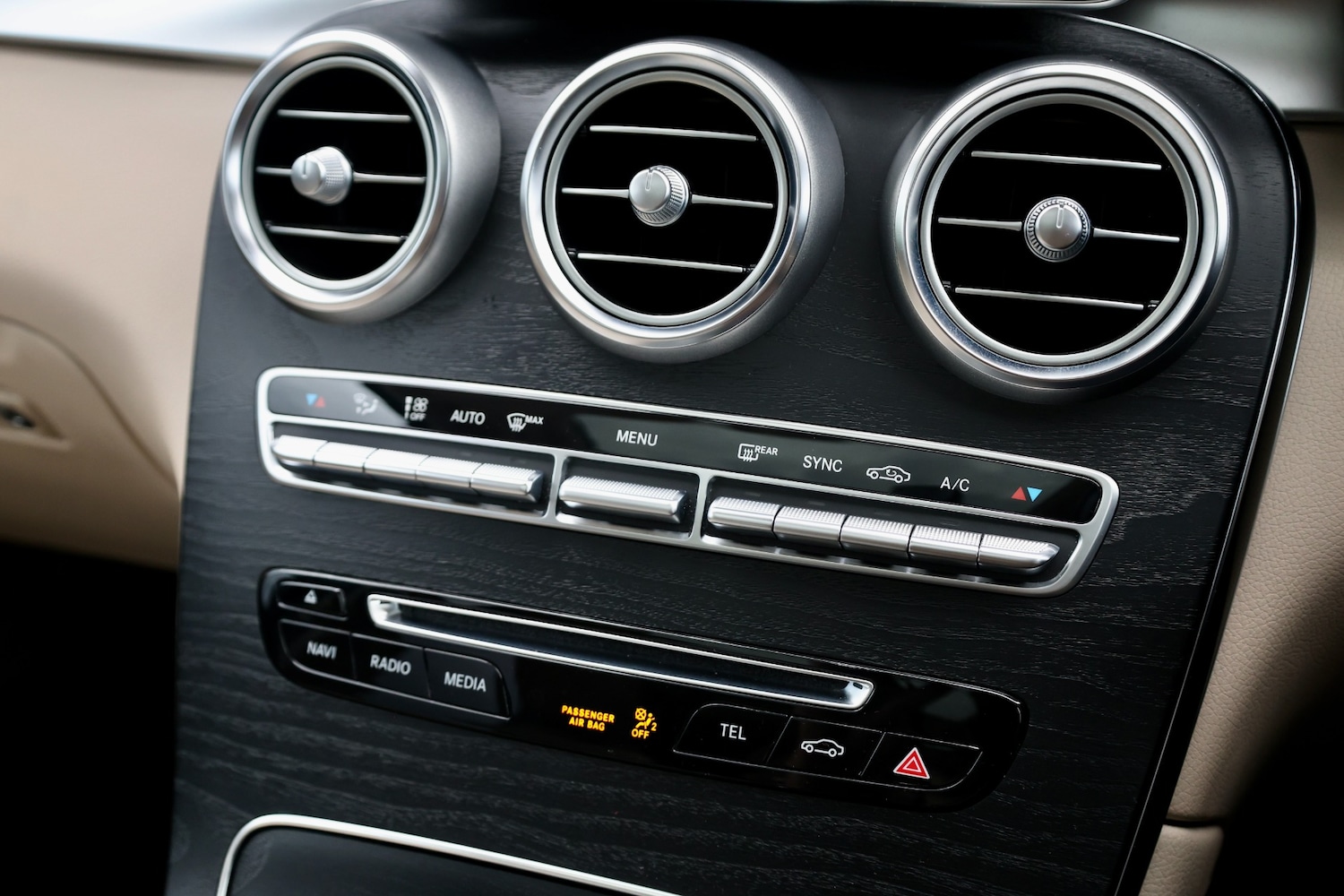 Used Mercedes-Benz GLC 2018 for sale - 76483142: Photo 32