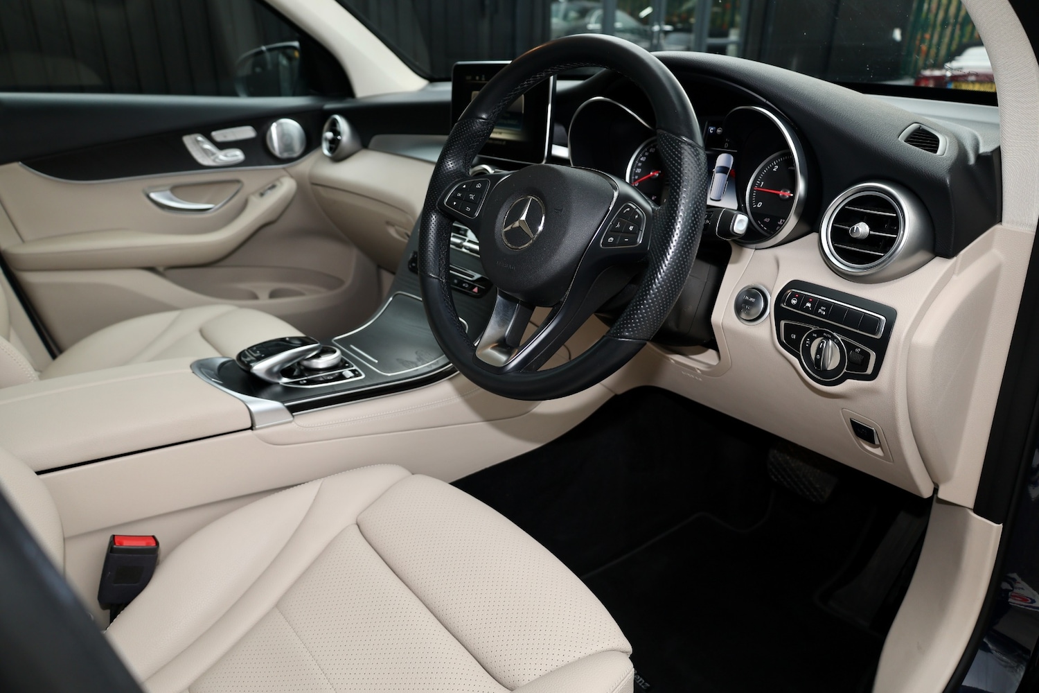 Used Mercedes-Benz GLC 2018 for sale - 76483142: Photo 6