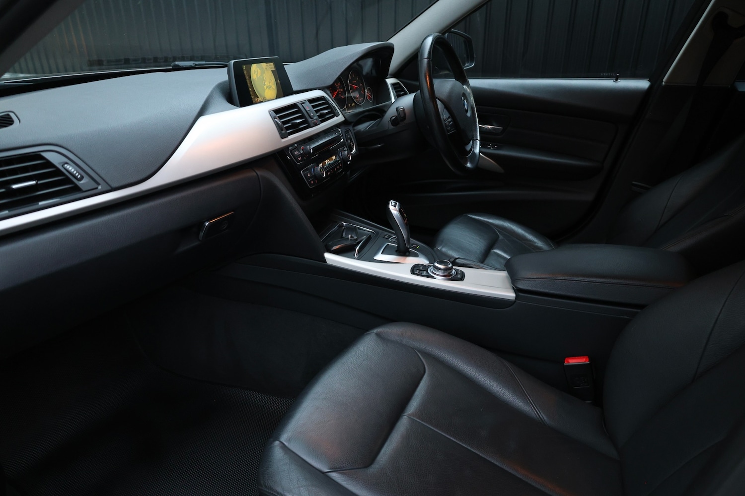 Used BMW 3 Series 2017 for sale - 77750385: Photo 3