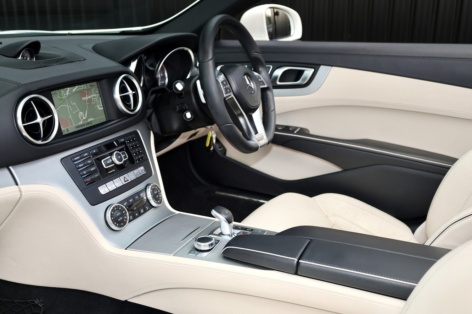 Used Mercedes-Benz SL 2014 for sale - 76401199: Photo 12