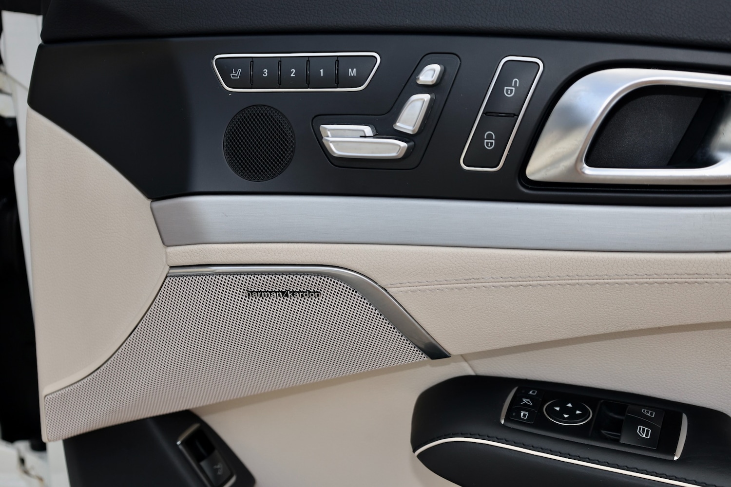 Used Mercedes-Benz SL 2014 for sale - 76401199: Photo 30