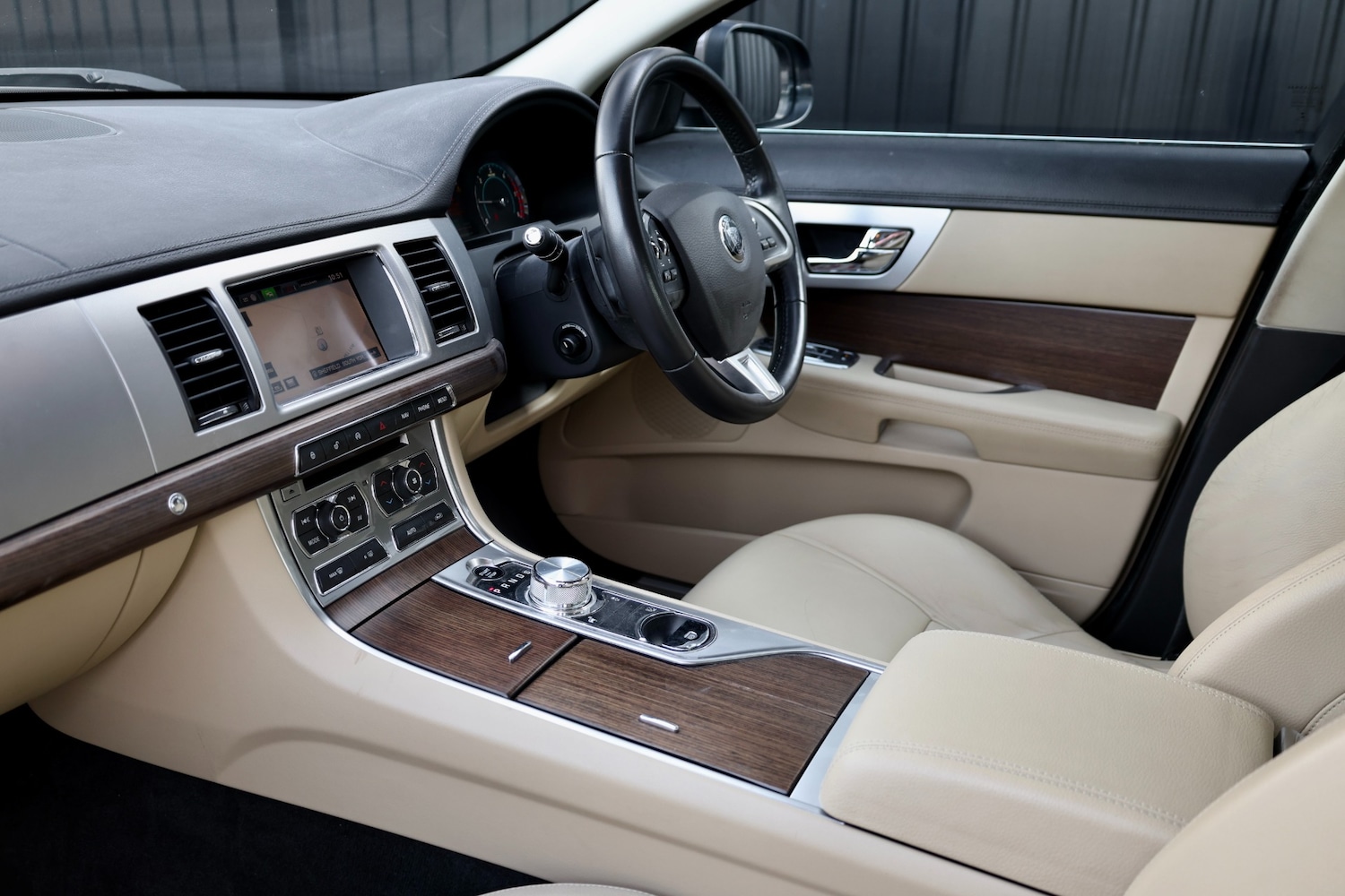 Used Jaguar XF 2014 for sale - 77709100: Photo 10