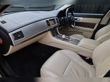 Used Jaguar XF 2014 for sale - 77709100: Photo