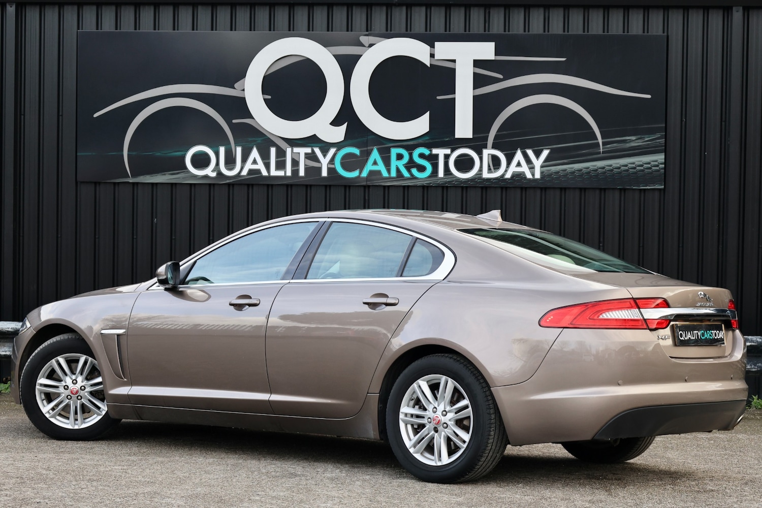 Used Jaguar XF 2014 for sale - 77709100: Photo 8