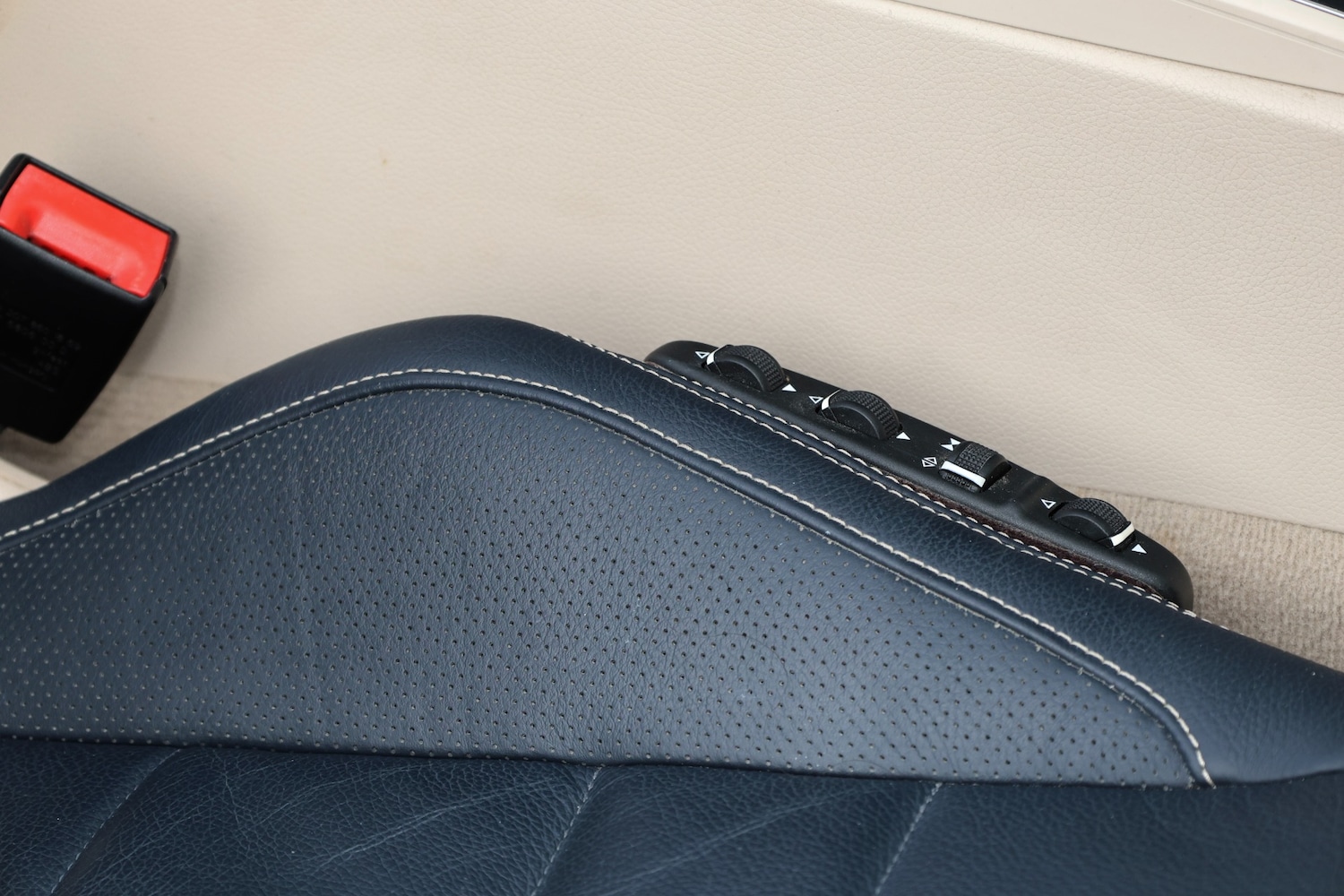 Used Mercedes-Benz E Class 2014 for sale - 76553317: Photo 22