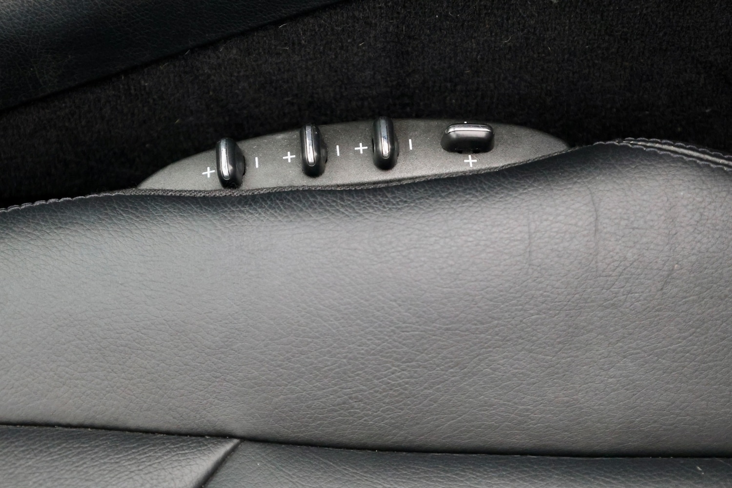 Used Mercedes-Benz CLK 2009 for sale - 76285973: Photo 32