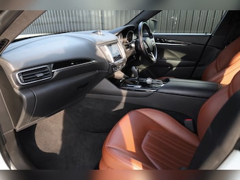 Used Maserati Levante 2016 for sale - 77983452: Photo