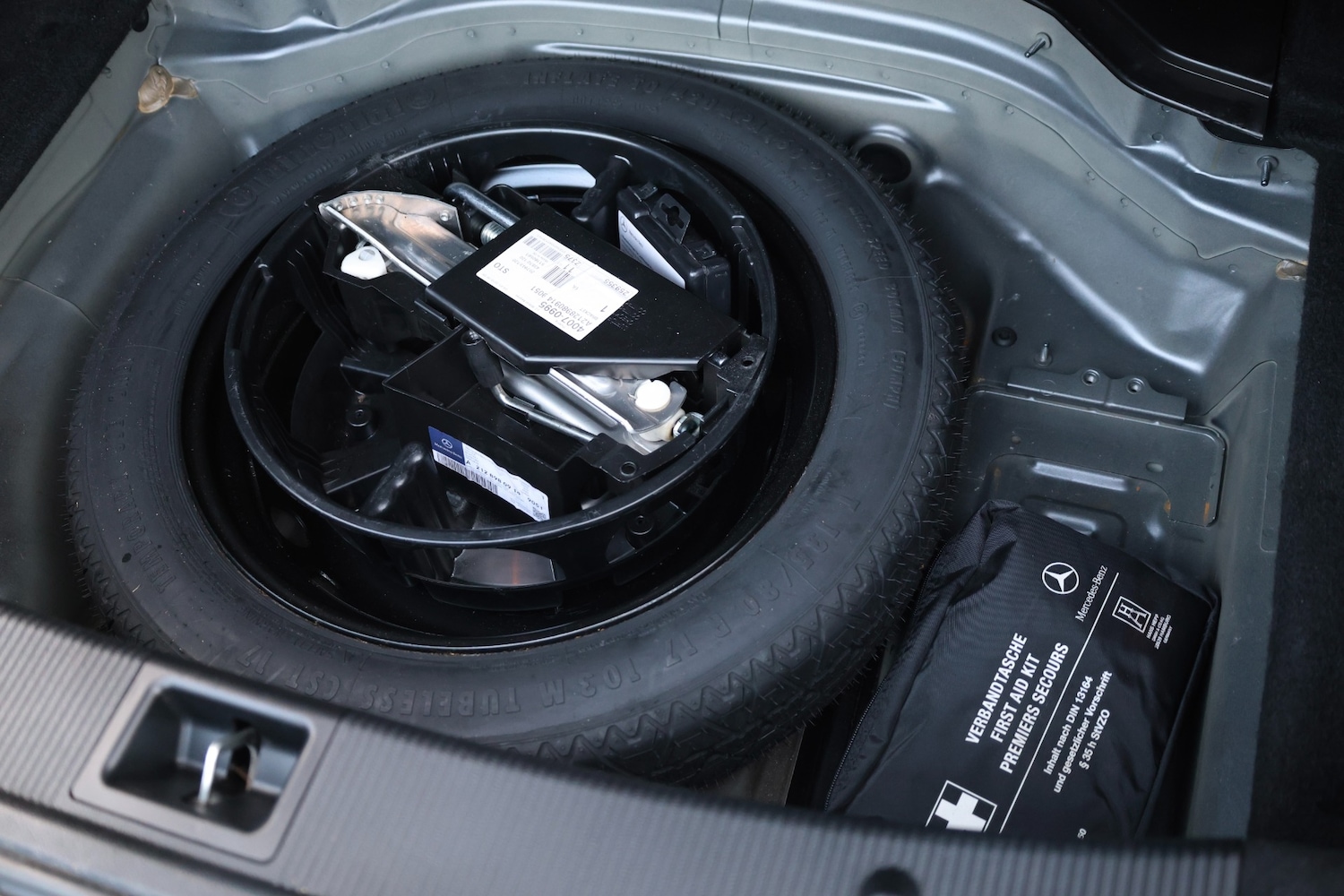 Used Mercedes-Benz E Class 2011 for sale - 77127675: Photo 18