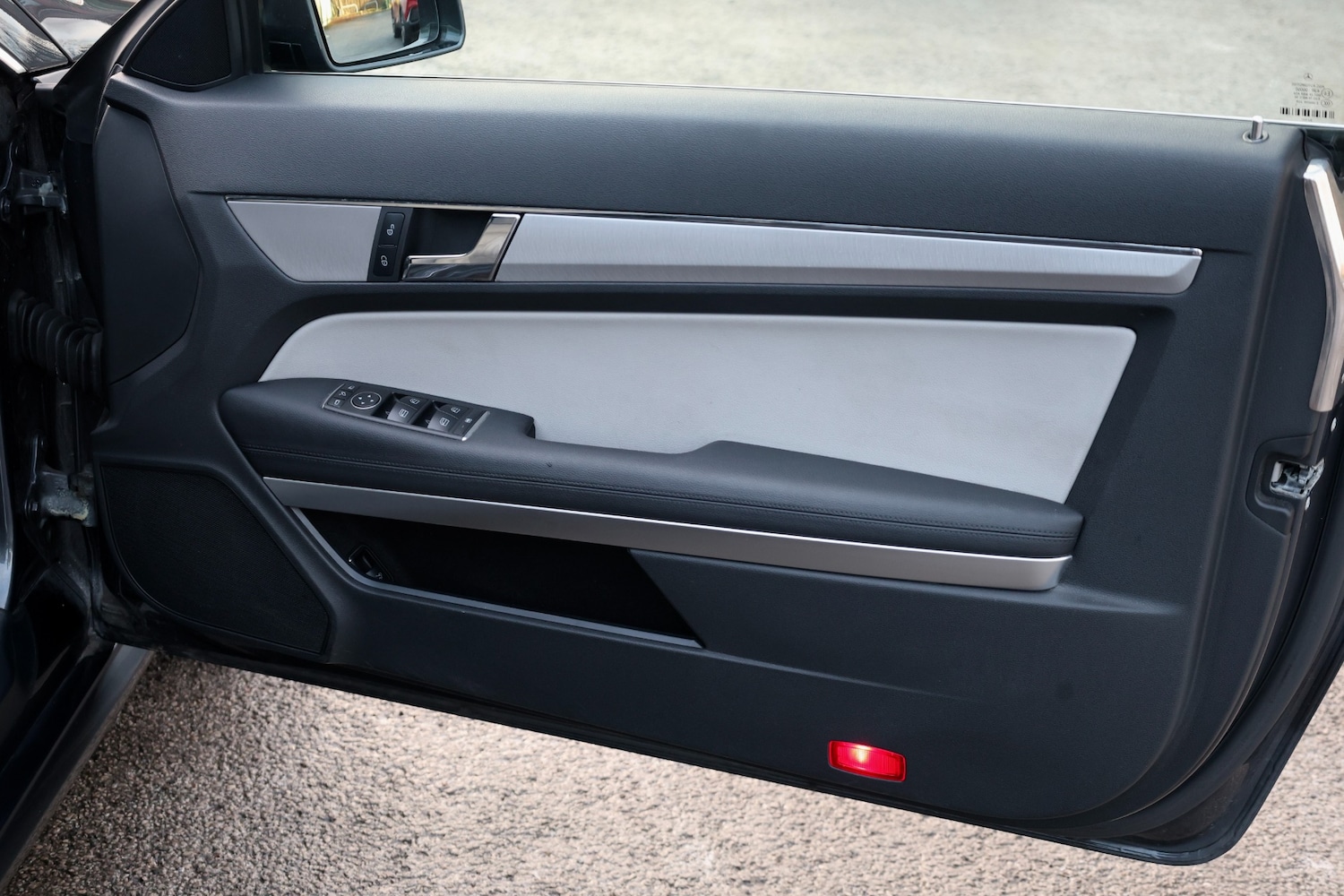 Used Mercedes-Benz E Class 2011 for sale - 77127675: Photo 19