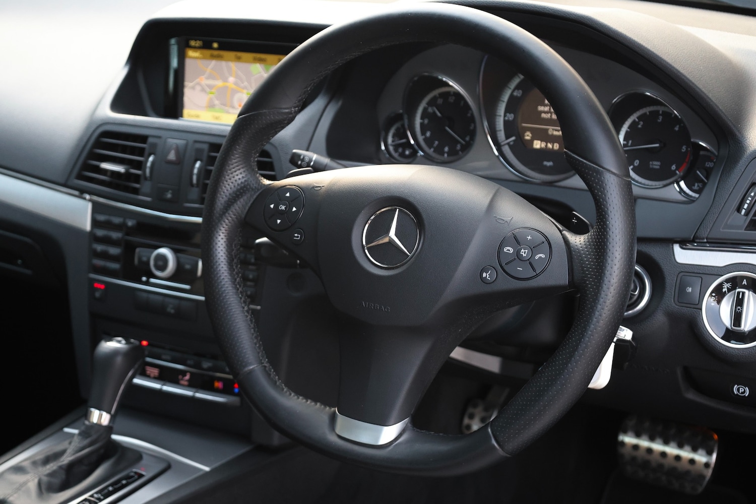 Used Mercedes-Benz E Class 2011 for sale - 77127675: Photo 20