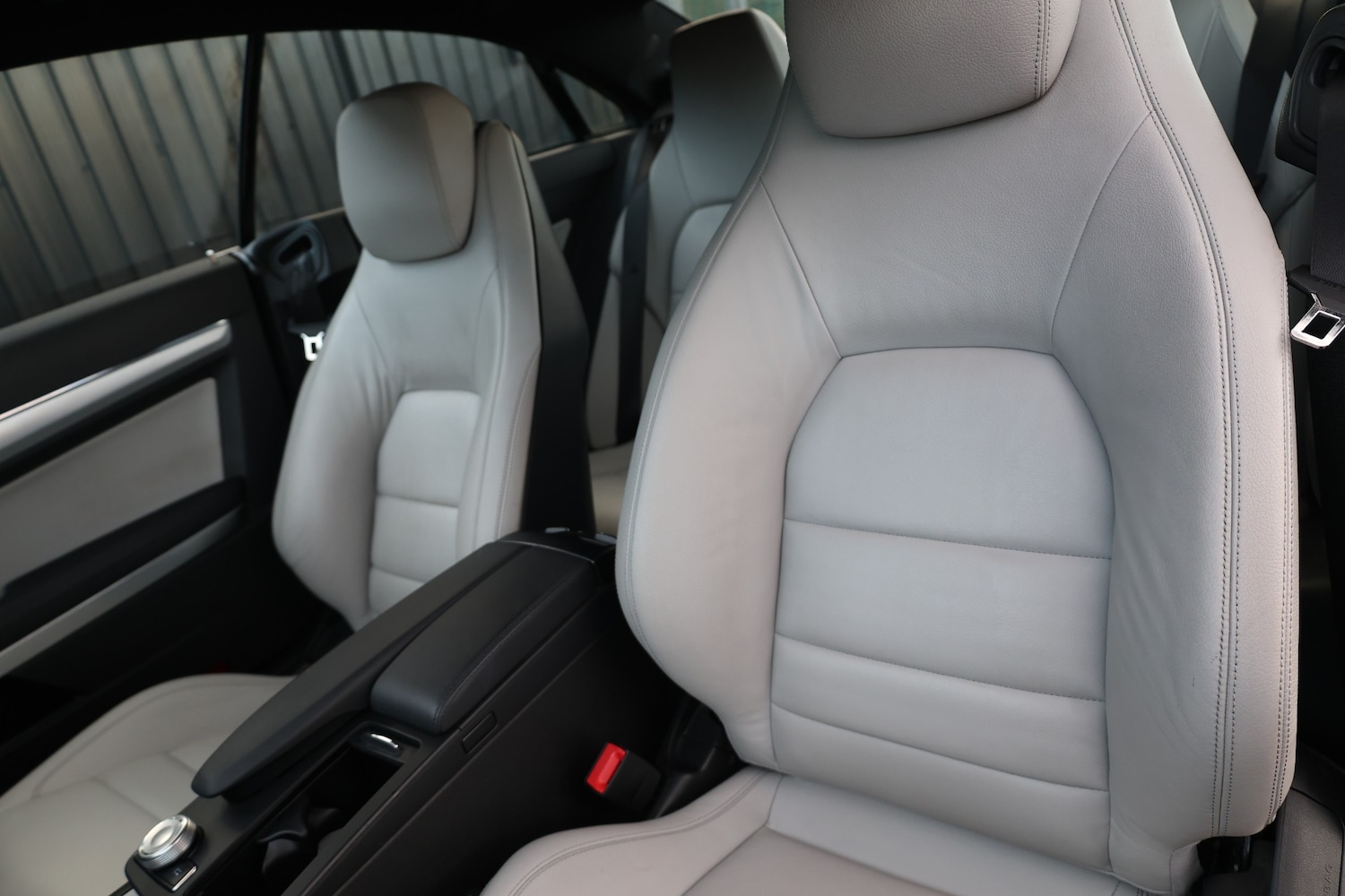 Used Mercedes-Benz E Class 2011 for sale - 77127675: Photo 31