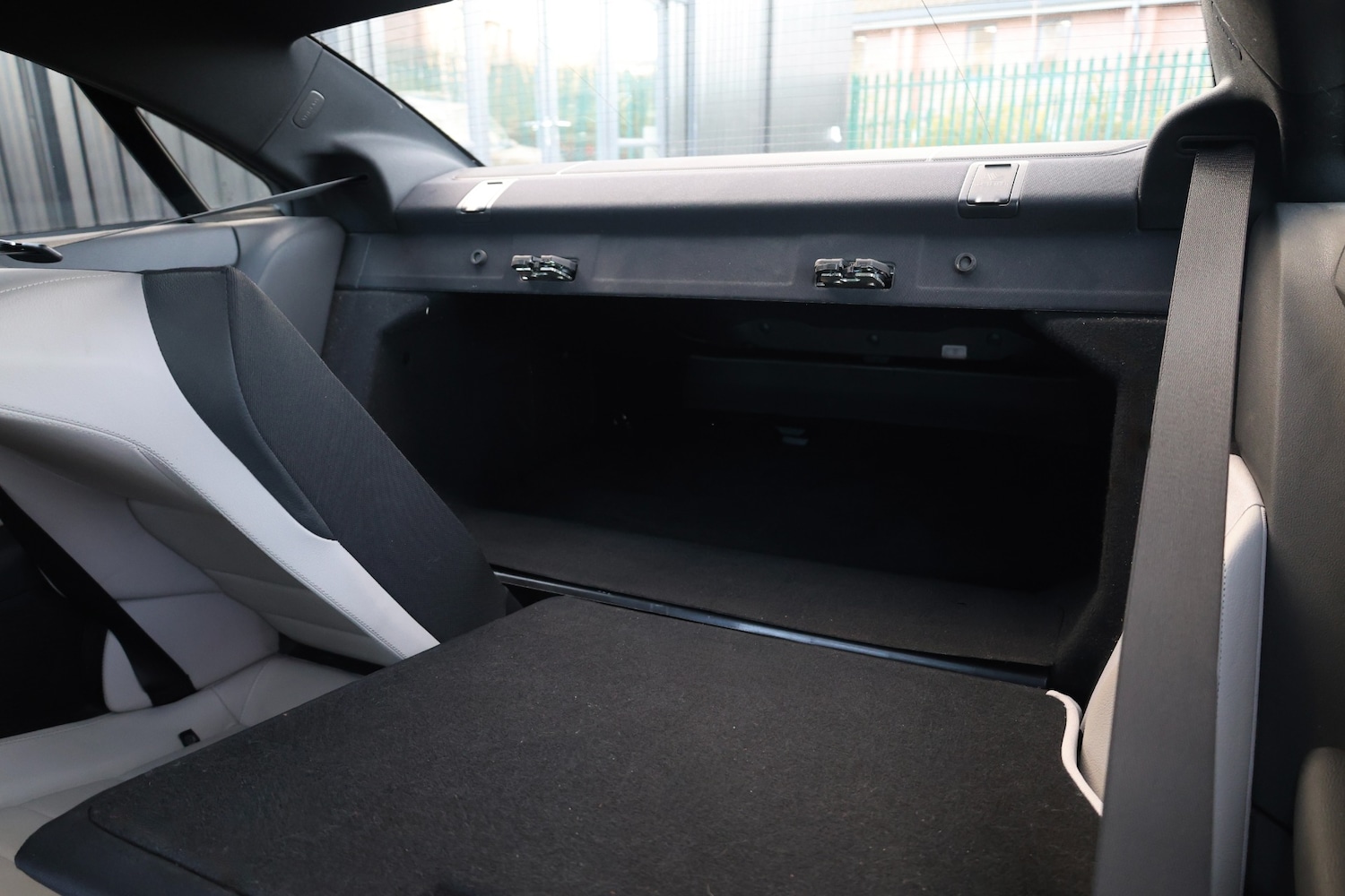 Used Mercedes-Benz E Class 2011 for sale - 77127675: Photo 34