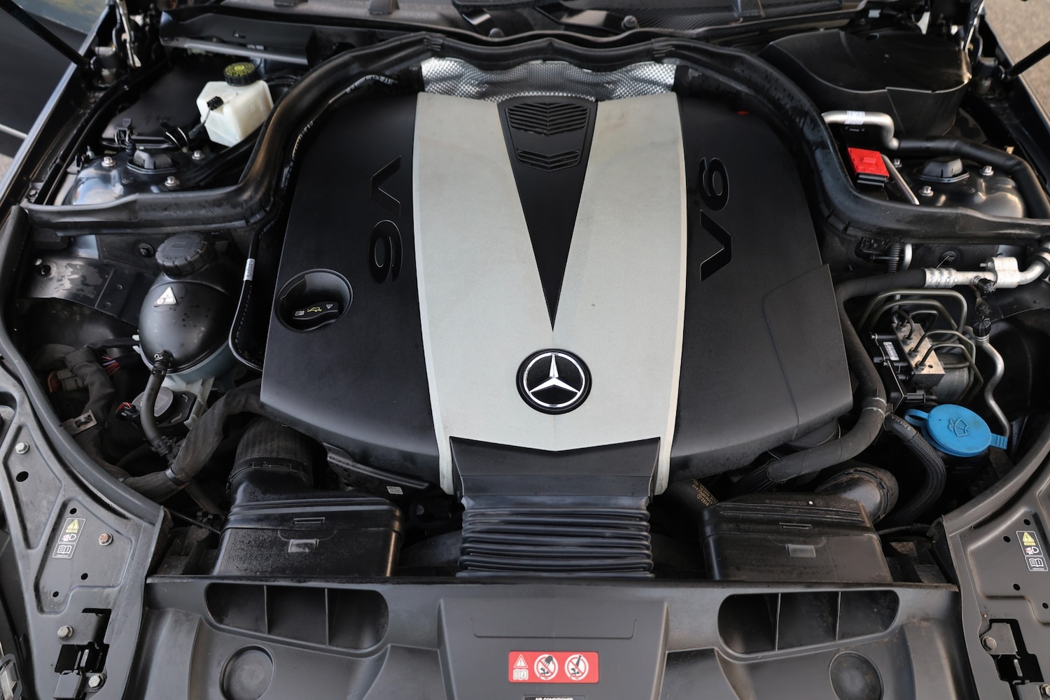 Used Mercedes-Benz E Class 2011 for sale - 77127675: Photo 37