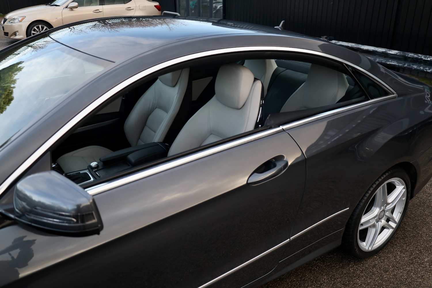 Used Mercedes-Benz E Class 2011 for sale - 77127675: Photo 39