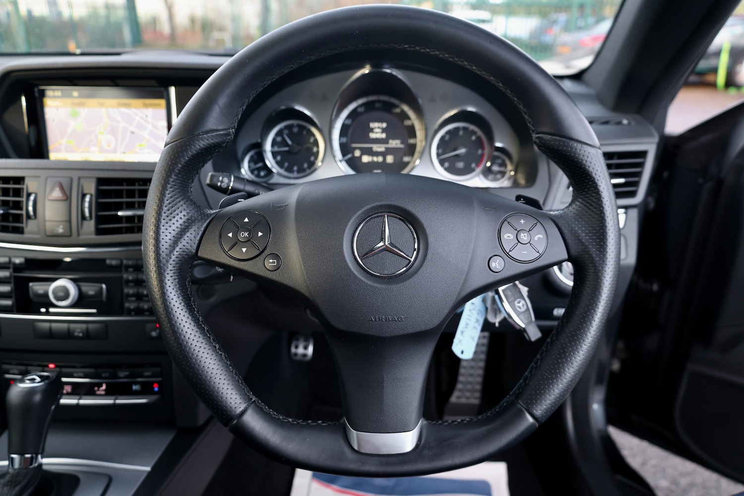 Used Mercedes-Benz E Class 2011 for sale - 77127675: Photo 43