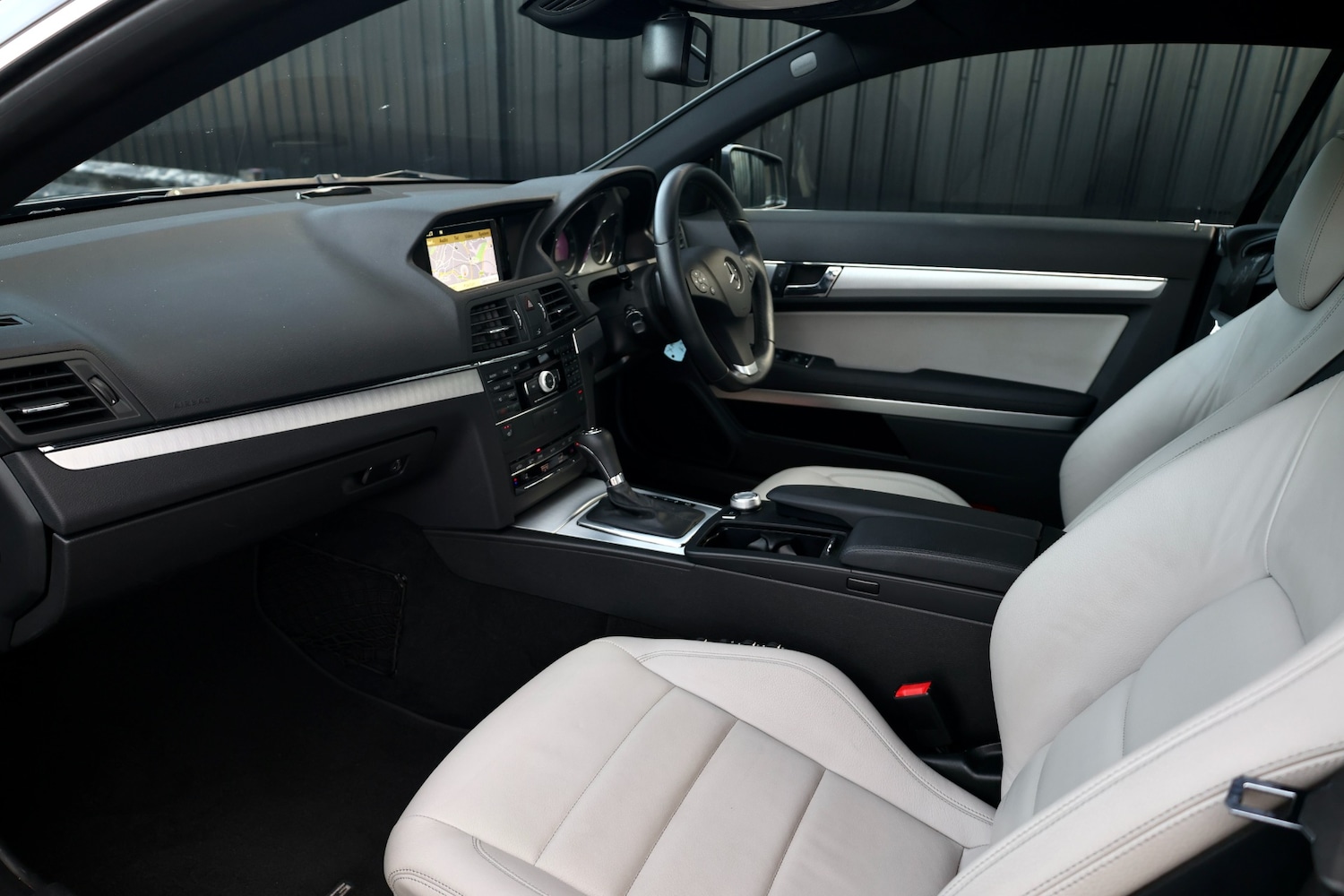 Used Mercedes-Benz E Class 2011 for sale - 77127675: Photo 6