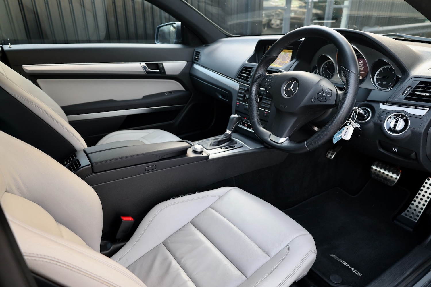 Used Mercedes-Benz E Class 2011 for sale - 77127675: Photo 7