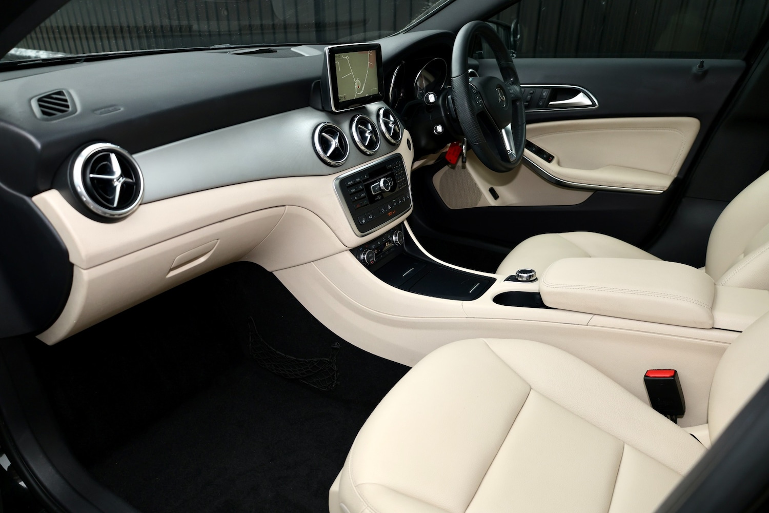 Used Mercedes-Benz GLA 2014 for sale - 76286201: Photo 3