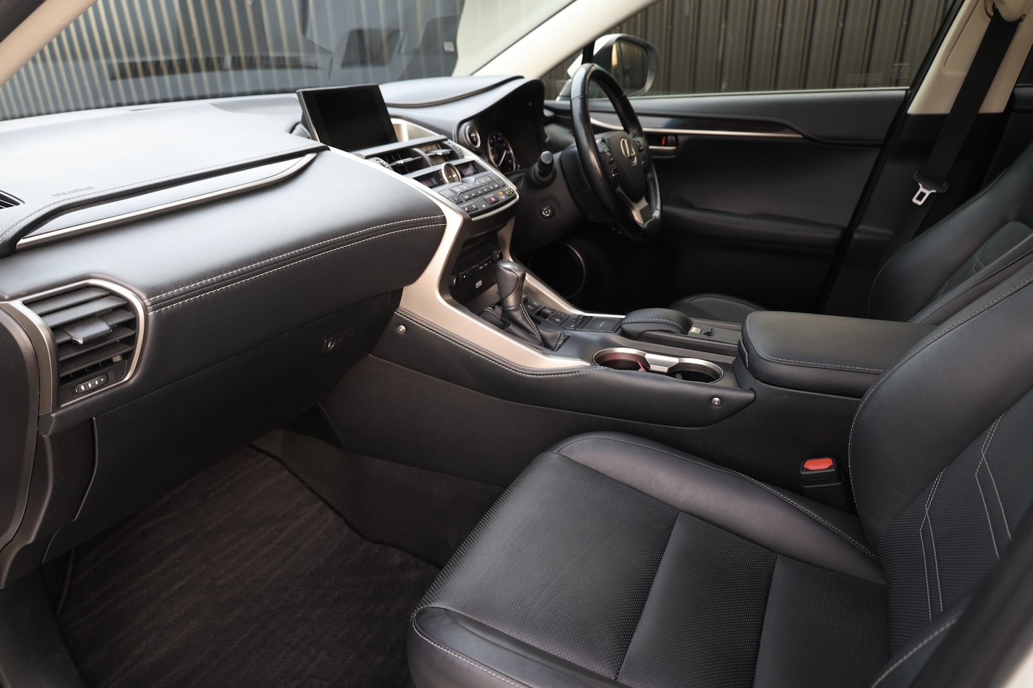 Used Lexus NX 2017 for sale - 76411473: Photo 3