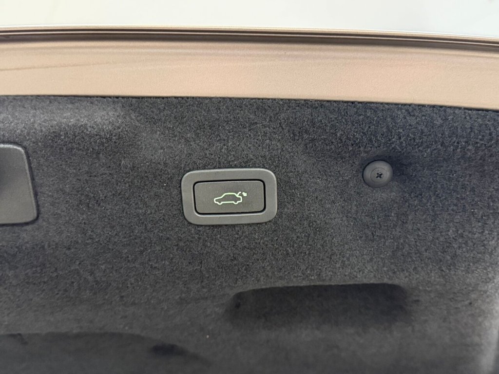 Used Jaguar XE 2017 for sale - 76496323: Photo 21