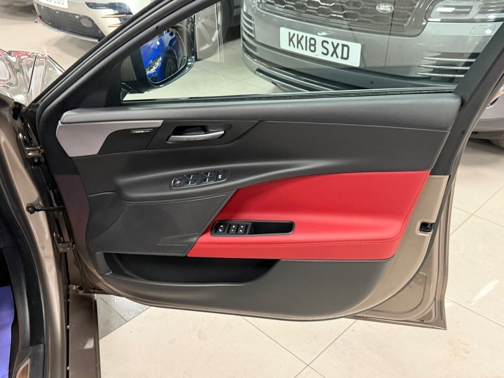 Used Jaguar XE 2017 for sale - 76496323: Photo 22