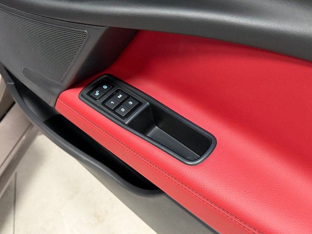 Used Jaguar XE 2017 for sale - 76496323: Photo 25