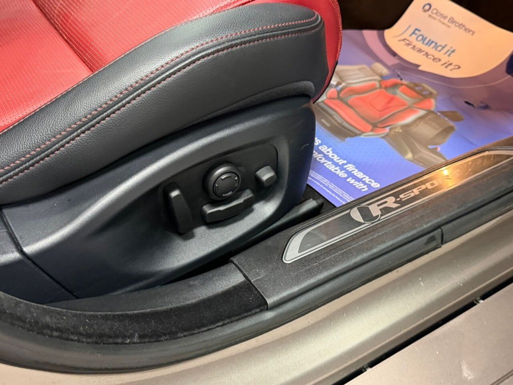 Used Jaguar XE 2017 for sale - 76496323: Photo 26