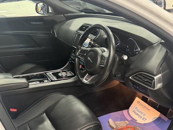 Used Jaguar XE 2015 for sale - 76291747: Photo 22