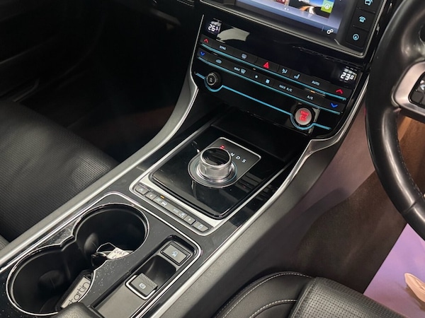 Used Jaguar XE 2015 for sale - 76291747: Photo 35
