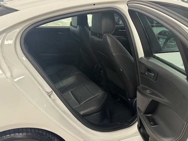Used Jaguar XE 2015 for sale - 76291747: Photo 38