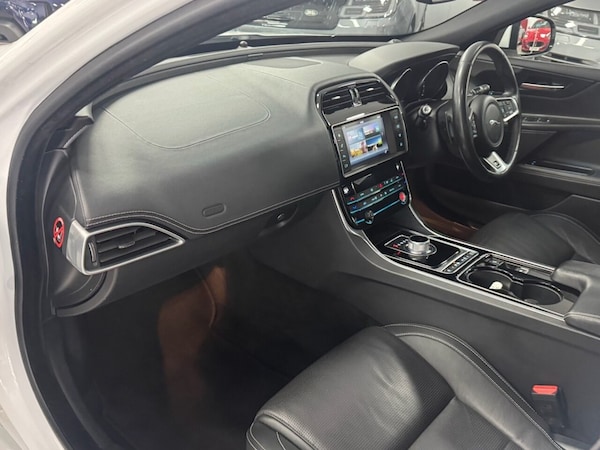 Used Jaguar XE 2015 for sale - 76291747: Photo 44