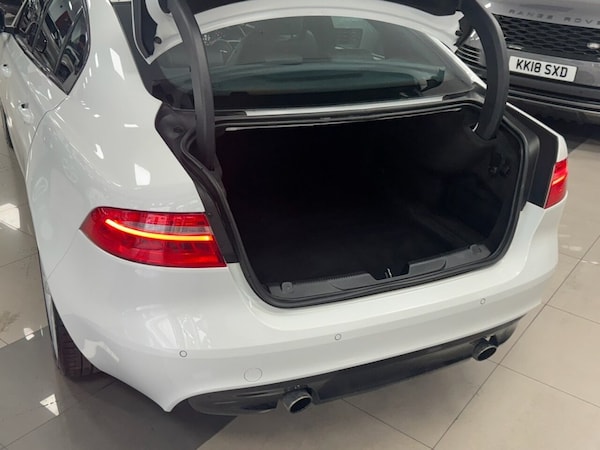 Used Jaguar XE 2015 for sale - 76291747: Photo 8